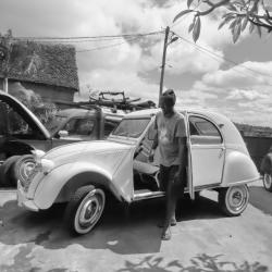 2CV chez Mamy Jean